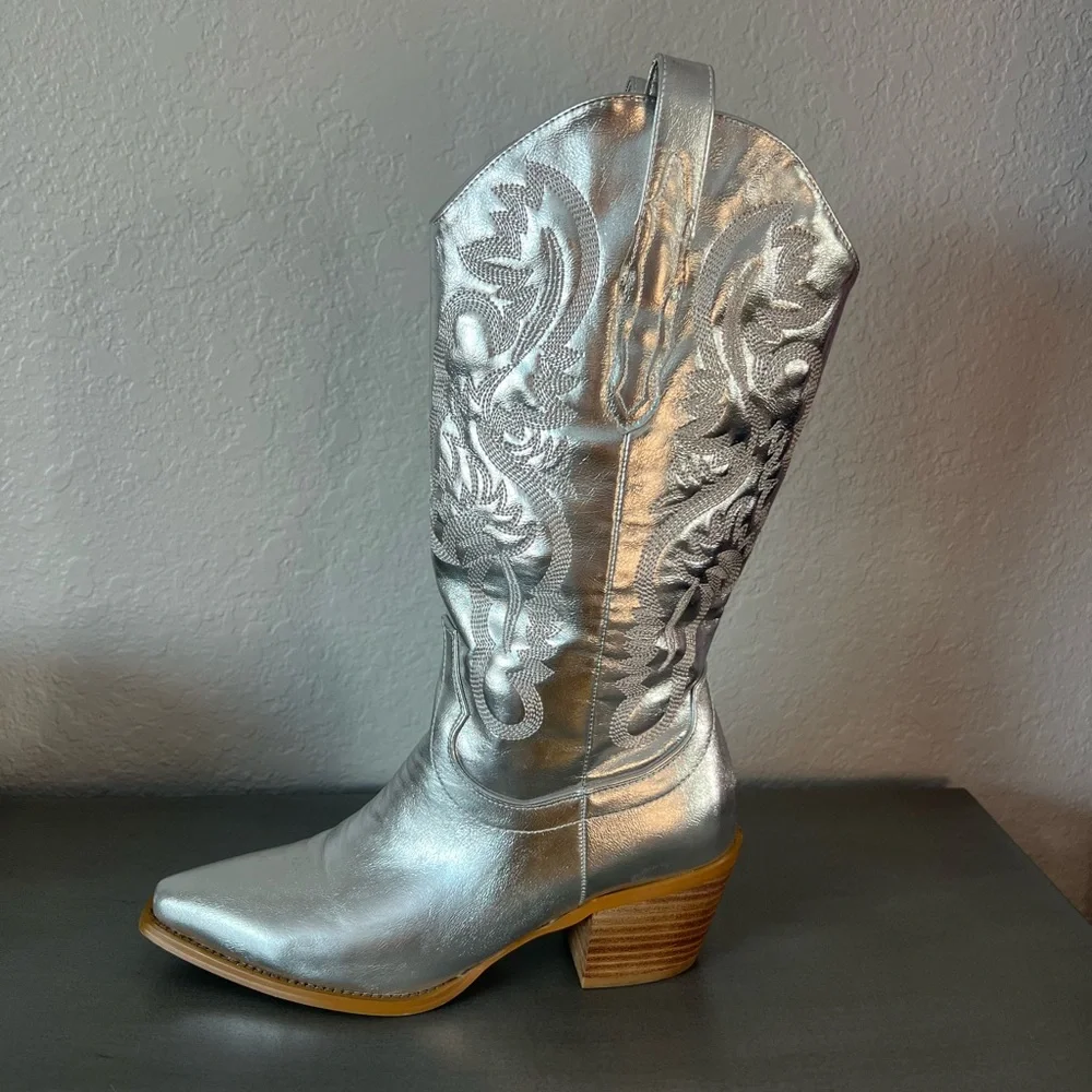 Women’s Metallic Silver Cowgirl Boots - Picture 3 of 11